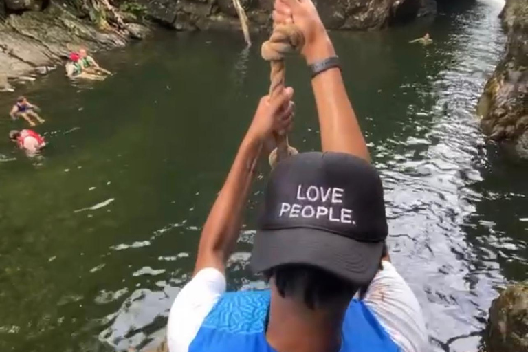 San Juan : Aventure sur le toboggan aquatique d'El Yunque avec transport