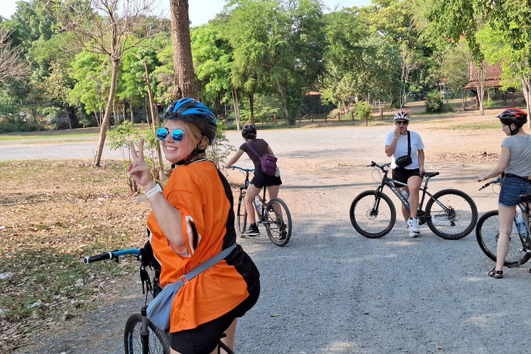 Ayutthaya: Colorful of Ayutthaya bicycle tour