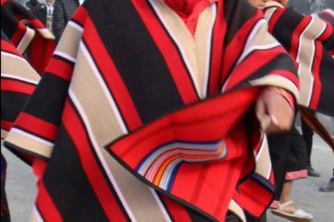 Quito Historic Center: Poncho Museum & Finger Painting Workshop & Souvenir Quito's Historic Center: Poncho Museum, Finger Painting Workshop, and Souvenir