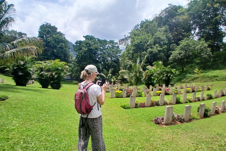 Kandy: Private Tuk Tuk City Tour with Local Guide