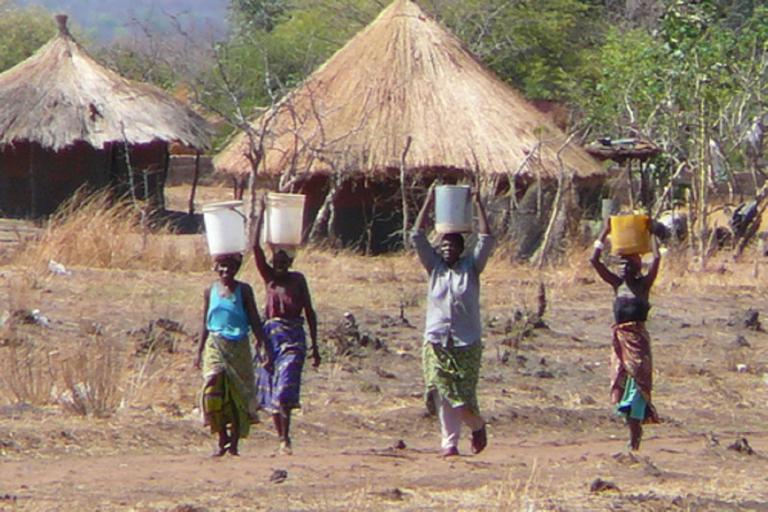 Livingstone: Tour guiado pela vila de Mukuni com serviço de busca