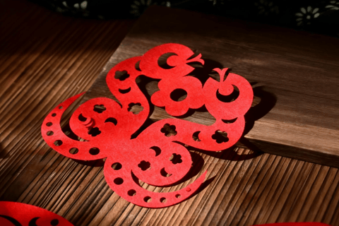 Guangzhou: Create Your Own Chinese Paper Cutting
