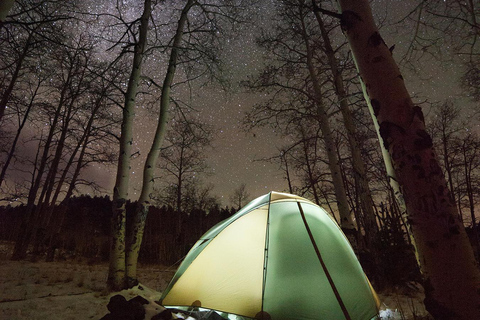 Camping d&#039;hiver de 2 jours avec aurores boréales en camping-car