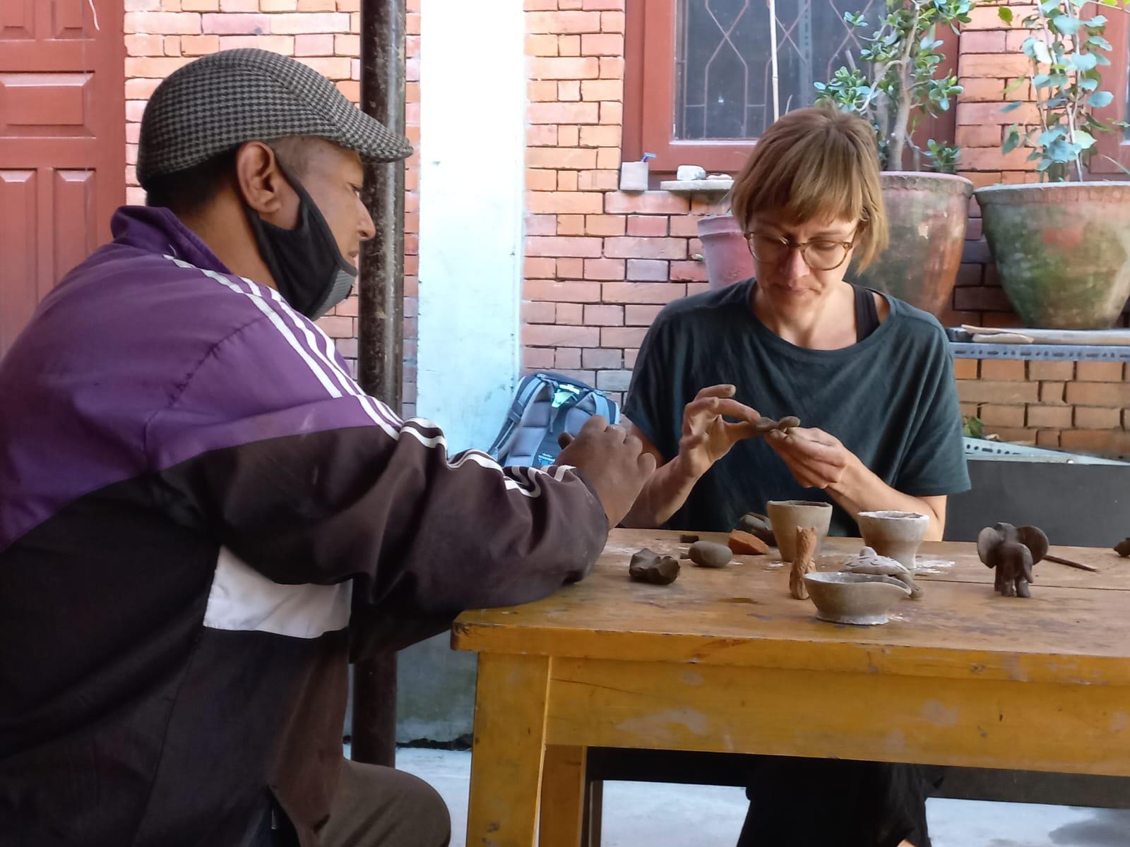 Kathmandu: Töpfer-Workshop mit lokalen Handwerkern