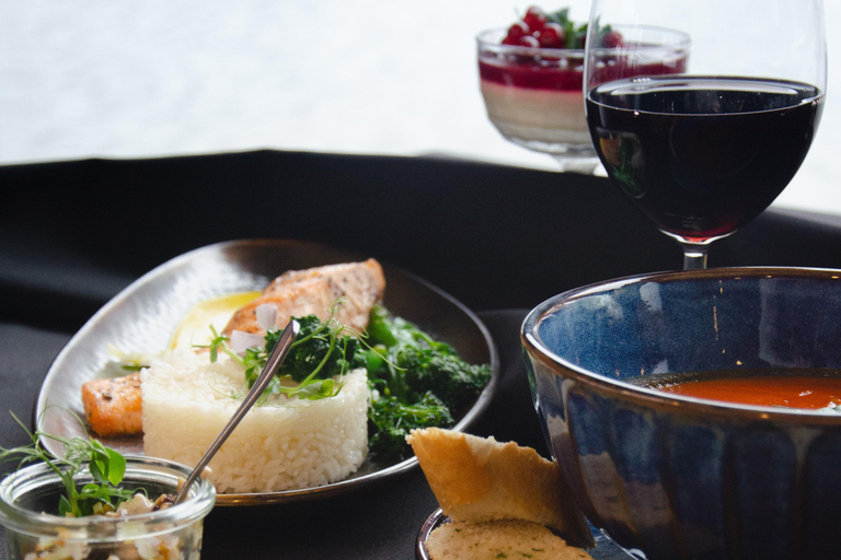 Krakow: Romantic Dinner with a Cruise on the Vistula River