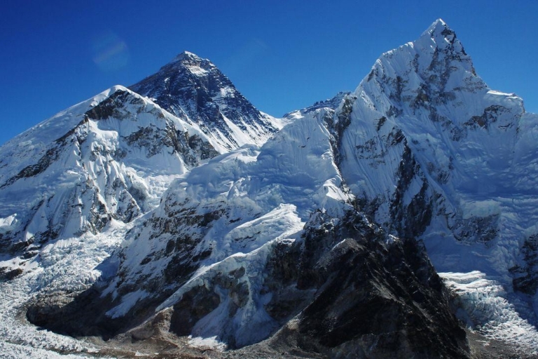 Lot na Everest: Sceniczna przygoda z KatmanduPosiadacze paszportów genetycznych
