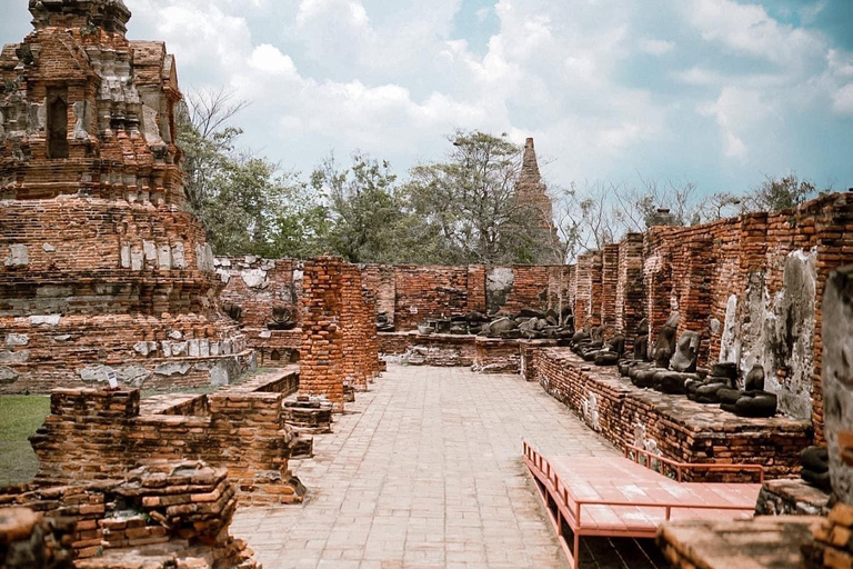 Desde Bangkok: Excursión vespertina por la Serenidad de Ayutthaya y paseo en barco2 Días 1 Noche