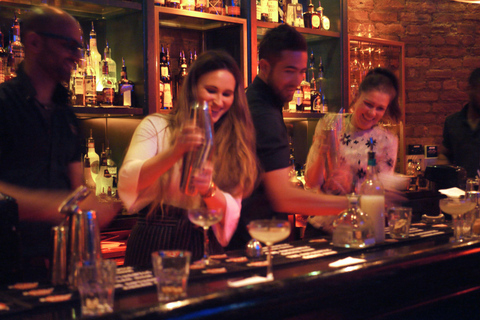 Lisbon: Cocktail tasting - outdoor activity