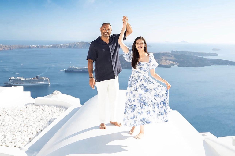 The Art of Santorini Light in Oia by Rey 1 HOUR FAMILY OIA