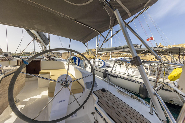 Half Day Ultimate Yacht Experience to Comino
