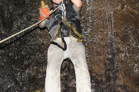 San Jose: Zipline + Canyoning + Transportation + Lunch Combo