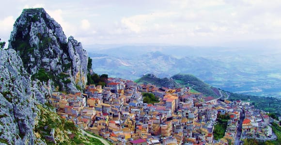 Horseback ride to Caltabellotta and brunch with a shepherd