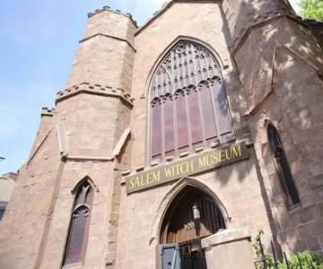North Chelmsford: Salem Witch Museum & Memorial Tour