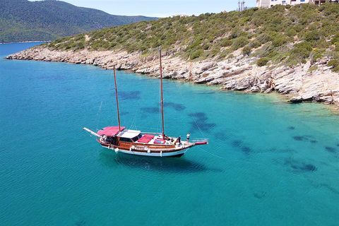 Bodrum: Private Boat Tour with Lunch and Drinks Sunset Tour With Luxury Gulet in Bodrum