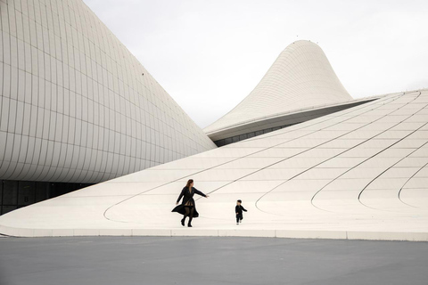 Baku: Heydar Aliyev Center Photoshoot (Flying Dress Option)
