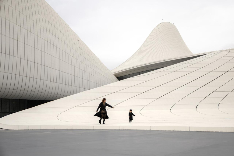 Baku: Heydar Aliyev Center Photoshoot (Flying Dress Option)