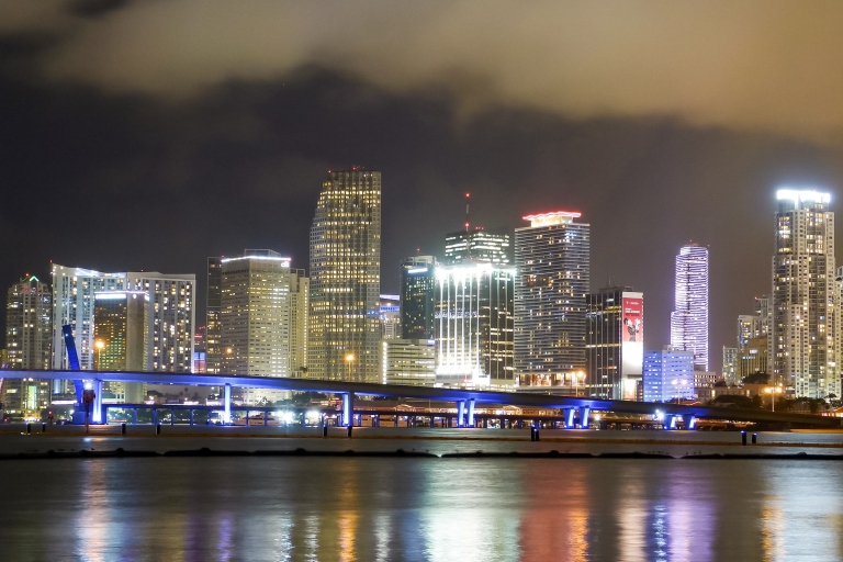 Miami: crucero de 1,5 horas por la bahía VizcaínaMiami: crucero nocturno de 1,5 horas y tour en autobús