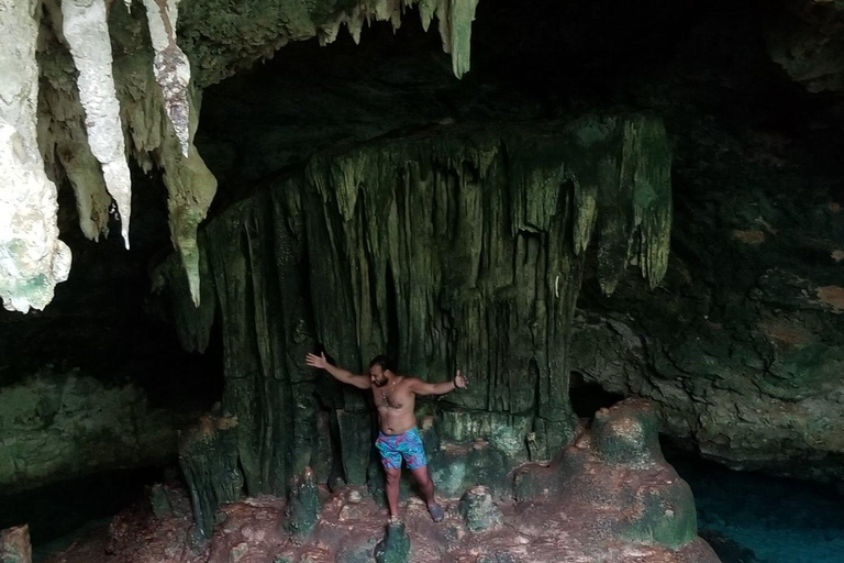 Zanzibar: Visita guiada à floresta de Jozani e à gruta de Kuza