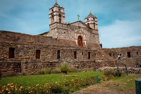 Ayacucho: Excursion to Vilcashuamán and Pumacocha