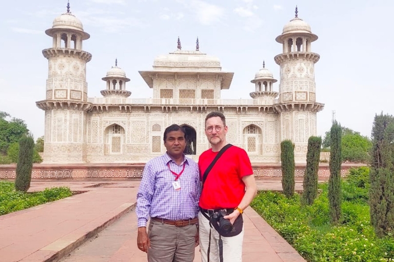Desde Delhi: Excursión al Taj Mahal y Agra en el Gatimaan ExpressTren de 1ª clase con coche, guía, entradas y almuerzo
