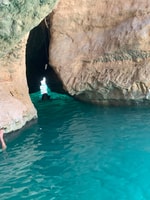 Ganztägige private Tour zu Wadi Shab und Bimmah Sinkhole - Hizvo