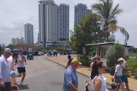 Explore Cultural Colombo and Local Cuisine Tour by bus