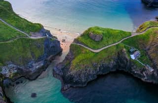 Belfast: Tour zur Antrim Coast, zu Burgen und zum Giant's Causeway