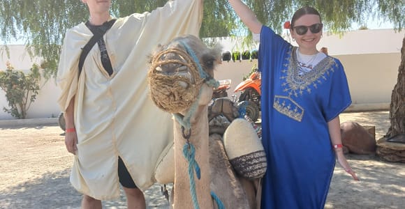 Hammamet: Dromedary and horse-drawn carriage ride with olive oil tasting