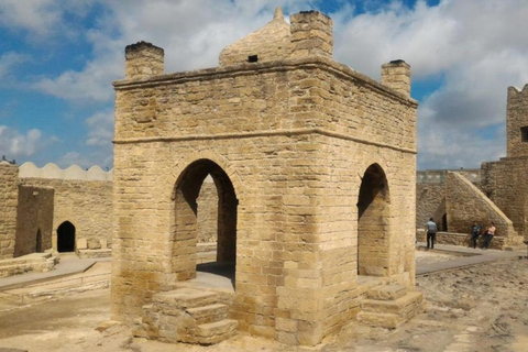 From Baku: Ateshgah Fire Temple and Yanar Dag Tour