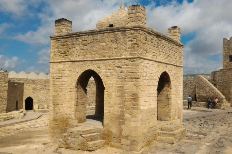 From Baku: Ateshgah Fire Temple and Yanar Dag Tour