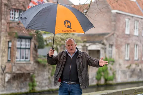 Historische wandeling in Brugge met lokale gids. Praline inbegrepen