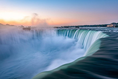 Grupo pequeno: Toronto, Montreal, Quebec e Niagara em 4 diasPlano B: Dia 1 Cataratas do Niágara, Dia 2-4 Montreal, Quebec, Ottawa