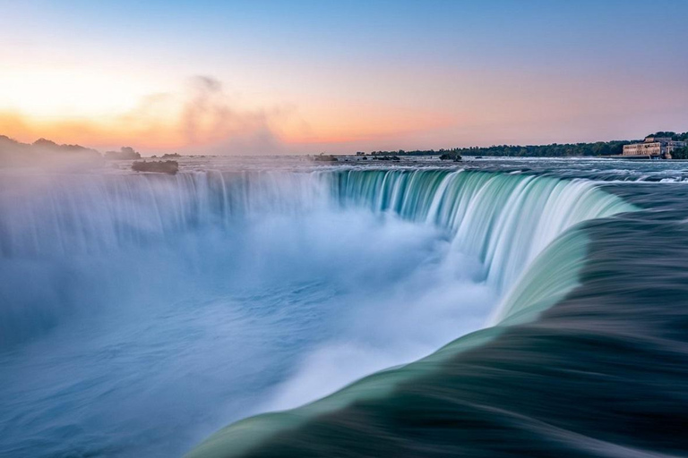 Grupo pequeno: Toronto, Montreal, Quebec e Niagara em 4 diasPlano B: Dia 1 Cataratas do Niágara, Dia 2-4 Montreal, Quebec, Ottawa