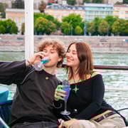 Budapest: Sip and Sail River Cruise with Unlimited Prosecco