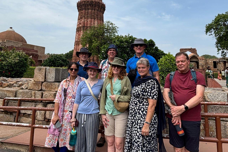 Delhi: Guided Shopping Tour Experience with Female Expert Exclusive Full-Day Shopping Tour with Female Expert Guide