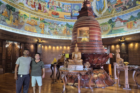 Kandy to Ambuluwawa with Kandy City Guided Tuk Tuk Day Tour