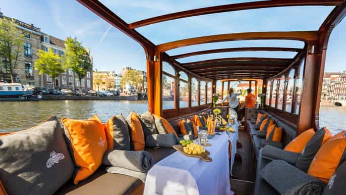 Amsterdam: Classic Boat Cruise with Optional Cheese & Wine