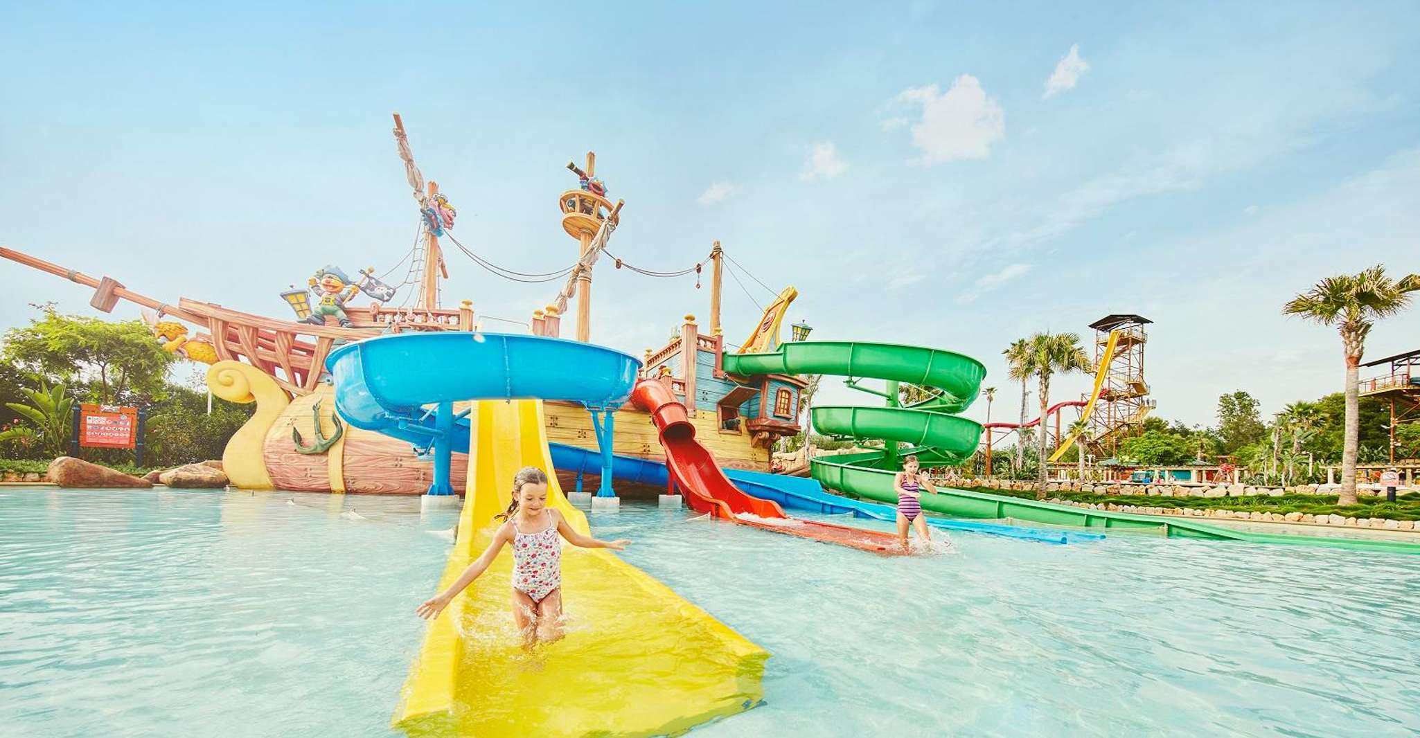 Barcelona: Caribe Aquatic Park Full-Day Ticket with Transfer