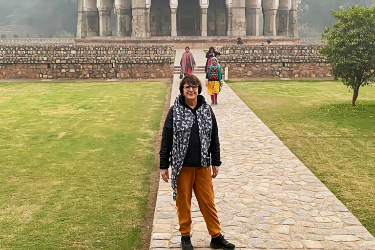 Tour de día completo por lo mejor de Delhi: cultura, comida y monumentosTour guiado en grupo de un día completo