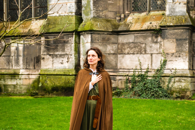 Walking tour with an Actor-Guide: Rouen with Joan of Arc Italian Shared Tour : 15 people maximum