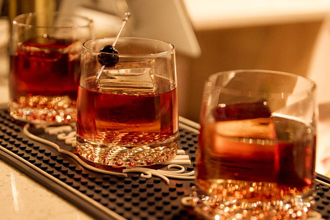 Cocktail Masterclass: Craft 3 Gin Drinks at Warsaw's Gin Bar