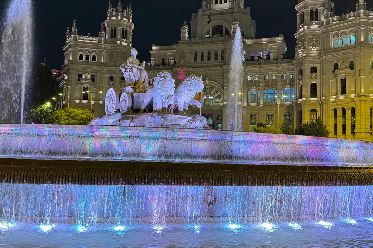 Madrid: Private Tuk Tuk Tour with Expert Guide and Panoramic Views The Classics Tour ~ Discover Madrid in 60 minutes from your STARTING POINT!