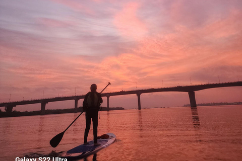 Hoi An: Viaggio in stand-up paddling all'alba per conoscere la vita locale