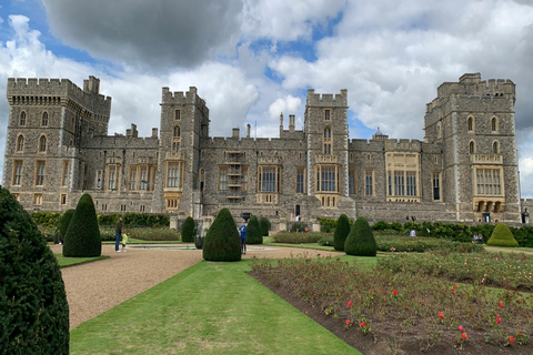 Private driver guided tour Stonehenge, Windsor Castle & Bath