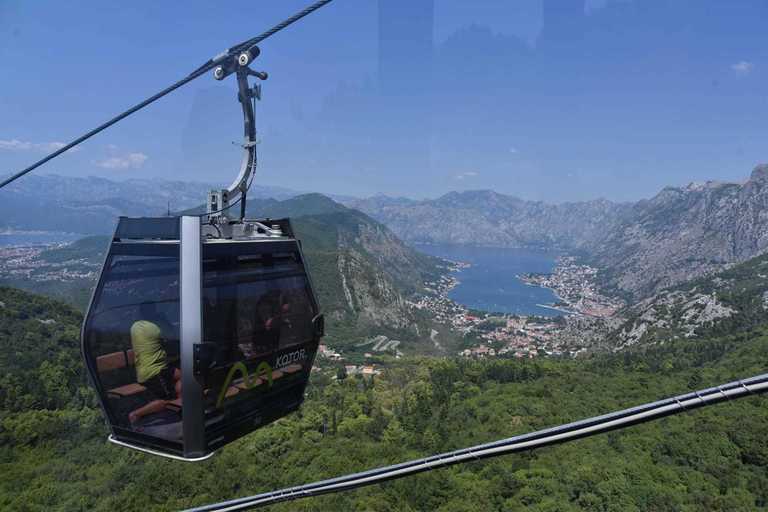 Kotor: Tuk Tuk Transfer to Cable Car with Trojica Hill Stop