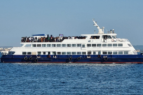 Lizbona: rejs sylwestrowy z DJ-em i fajerwerkamiLizbona: sylwestrowy rejs z DJ-em i fajerwerkami