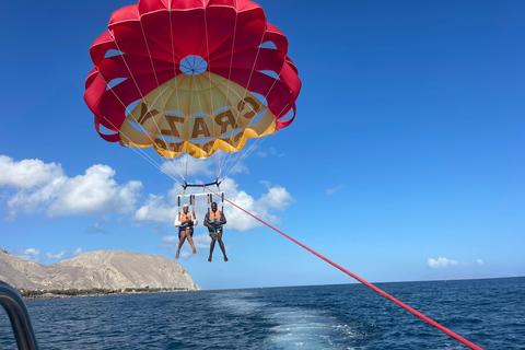 Santorini: Parasailing ervaringPerissa,Perivolos,St.George