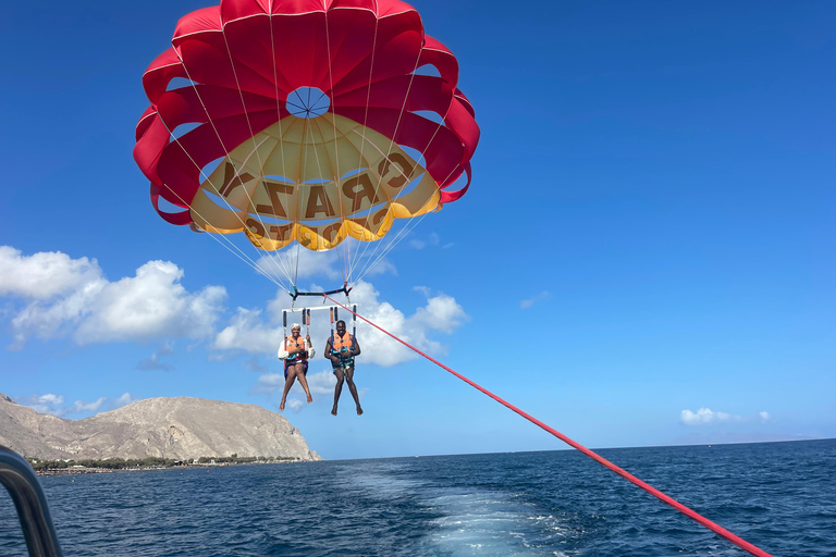 Santorini: Parasailing ervaringPerissa,Perivolos,St.George