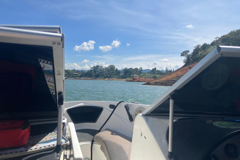 From Medellín: Guatapé and San Rafael 2-Day Adventure