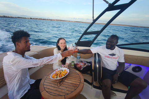 Intimate cruises along the coast the only one on Sal Island! Cruise 6h - Drinks, Snacks, Local platter coast only one on!